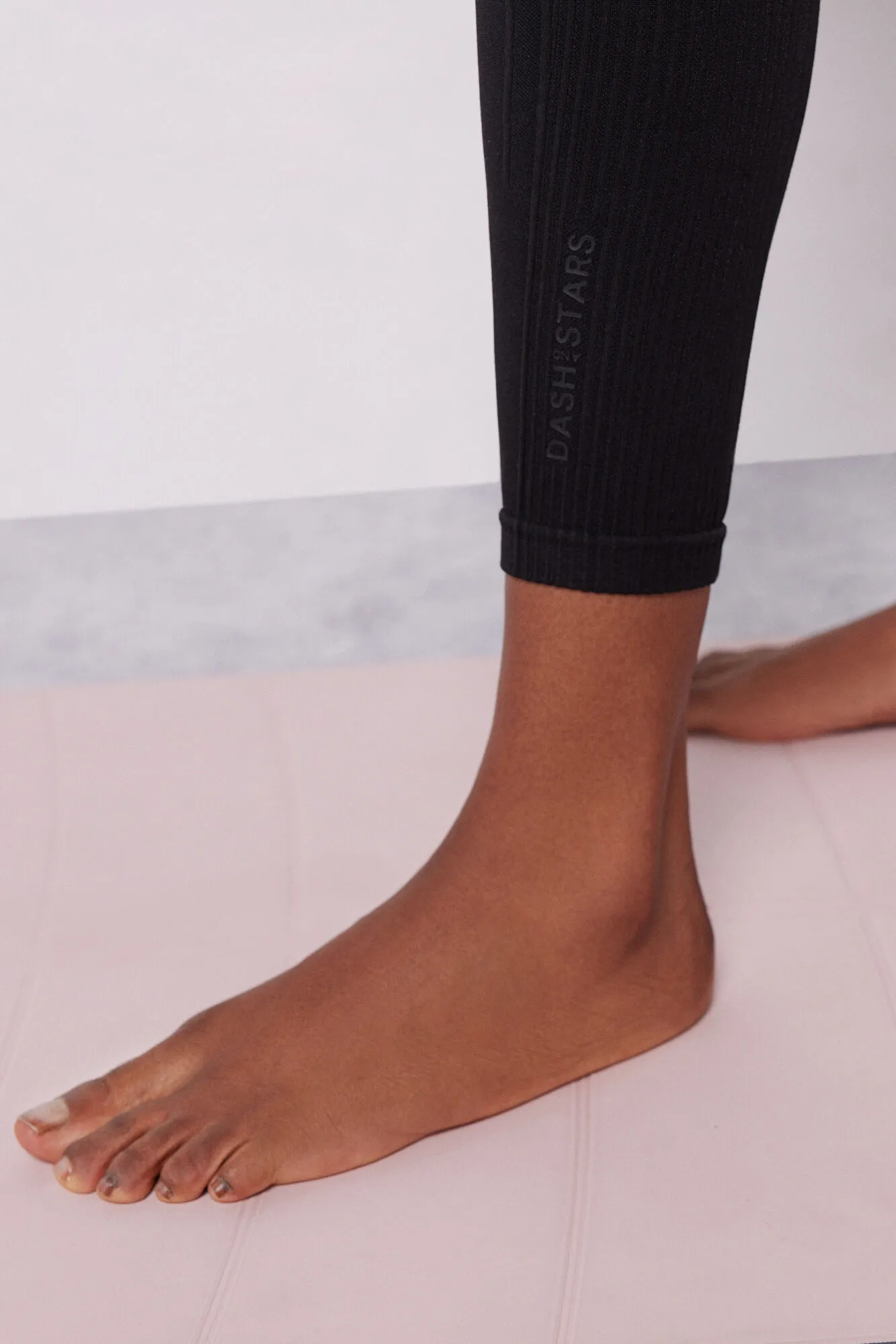 Dash and Stars Leggings negros Seamless Comfort