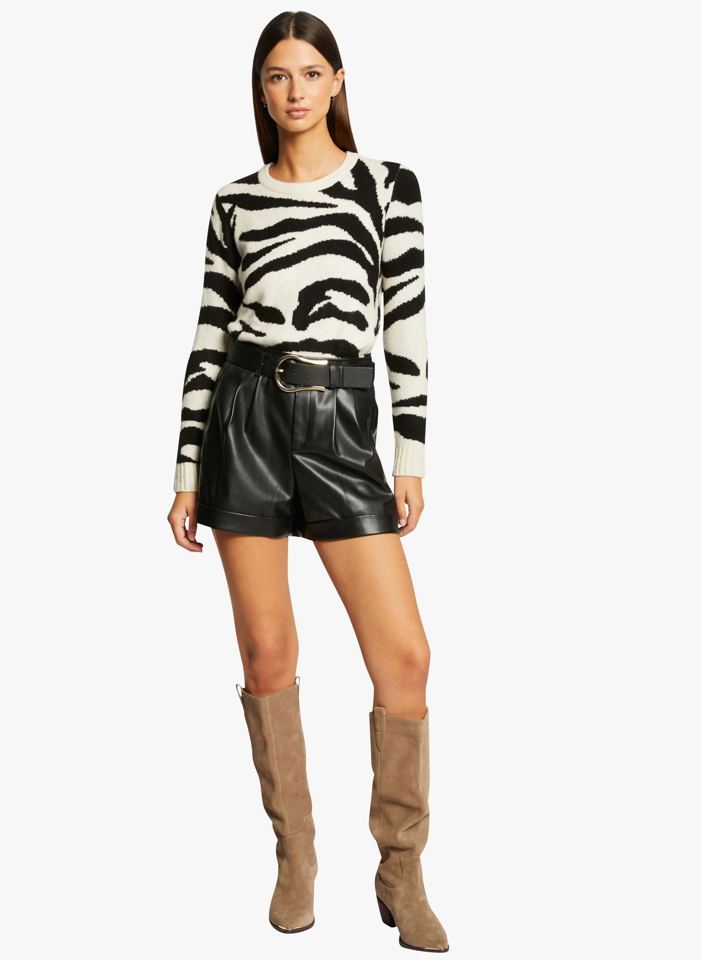 MORGAN SHINGRY - Pantalones cortos tipo paperbag de talle alto en negro