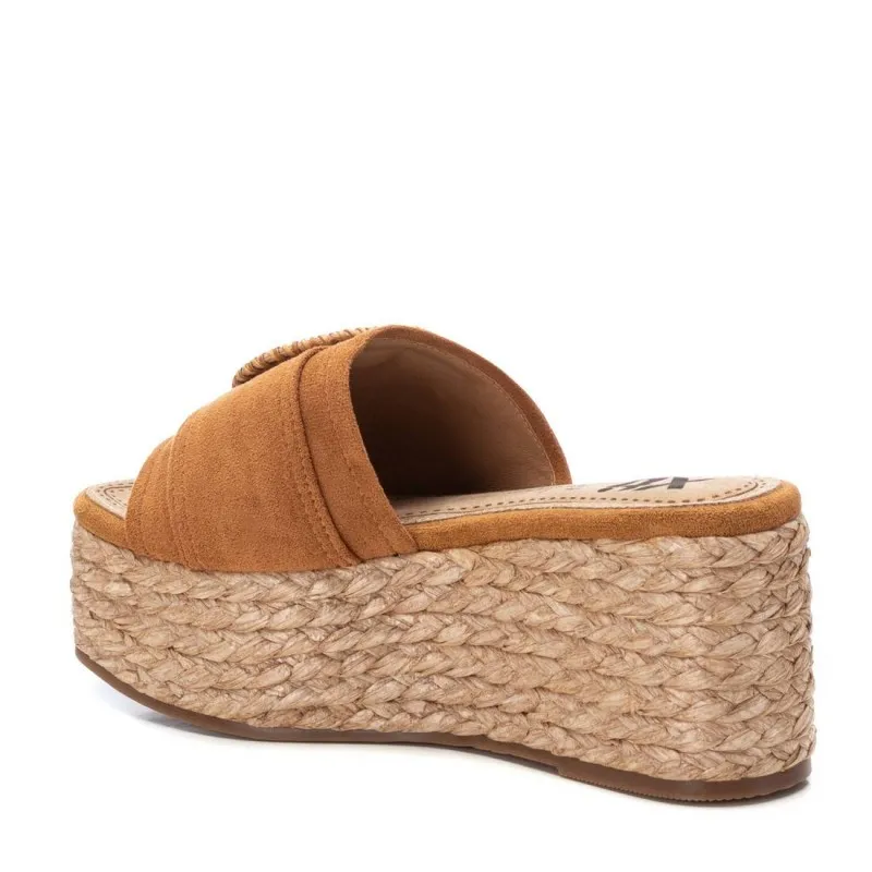Sandalia de mujer XTI 142696 Camel