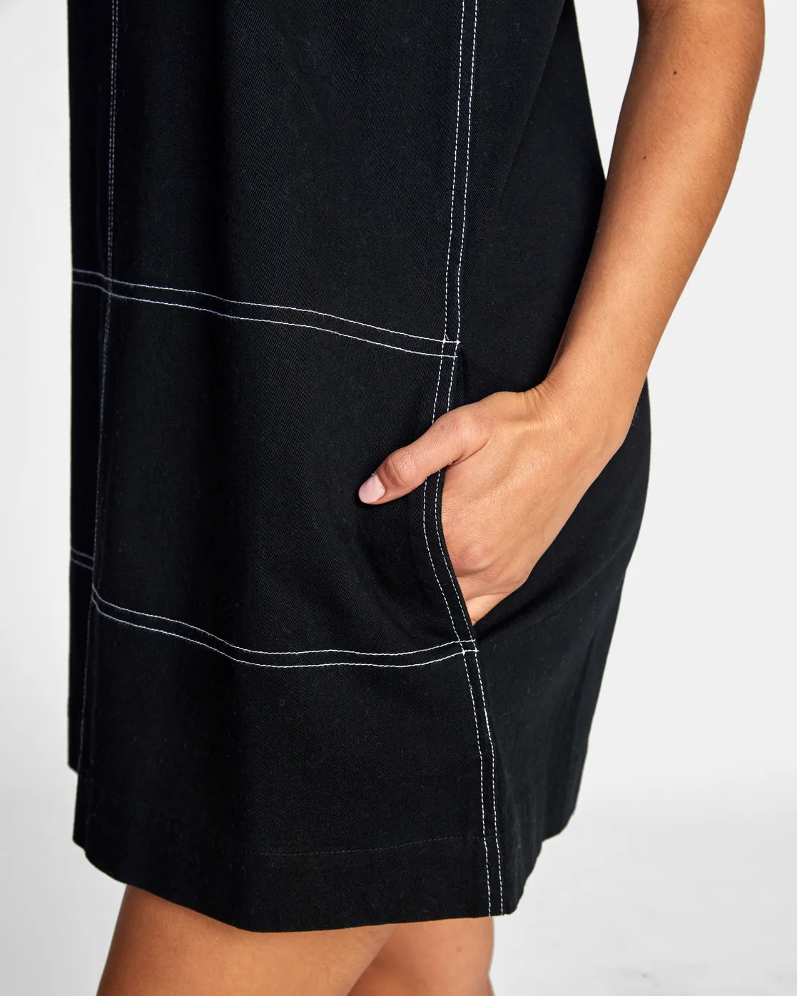 Vestido midi RVCA corto tirantes para mujer CROWD FAVOURITE black Ref. C3DRRIRVP2 Negro